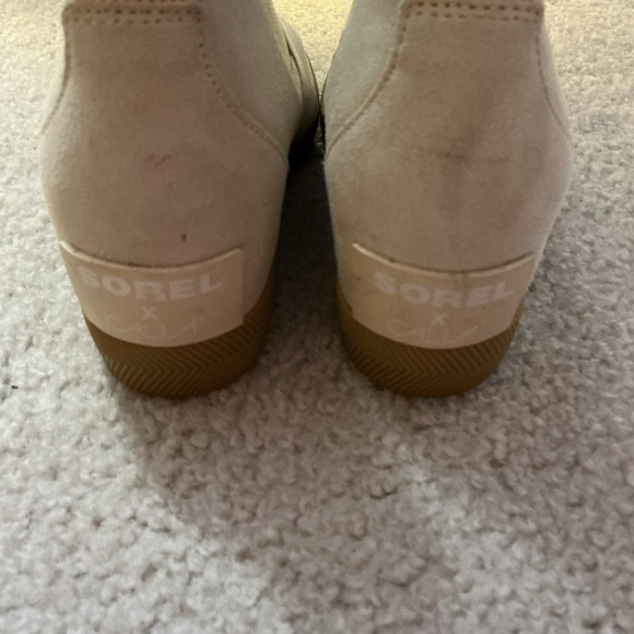 Sorel Women's Cream Ankle Boots - Picture 3 of 6